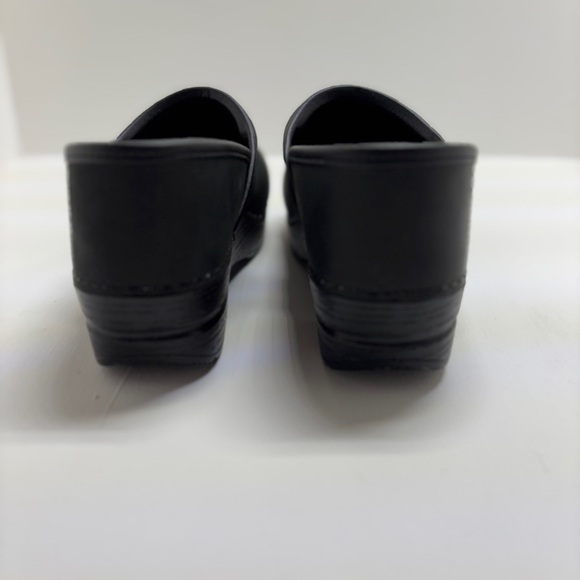 Dansko Classic Black Clogs EU 38 wide - Picture 4 of 7